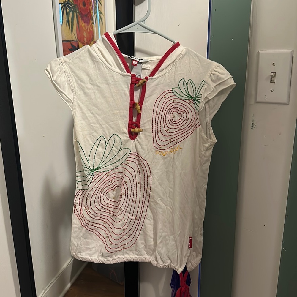 Soundgirl strawberry shirt